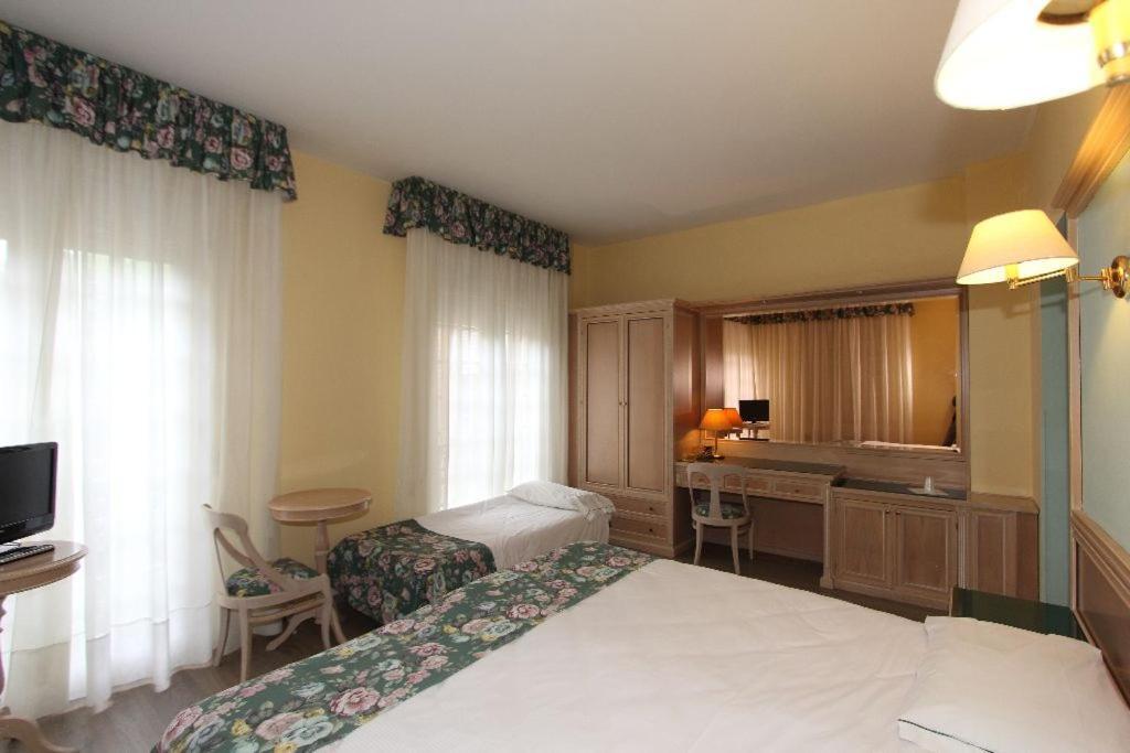 Park Hotel Reggio nell'Emilia Esterno foto