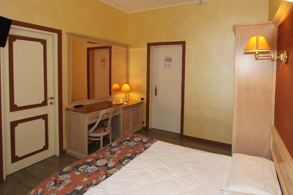 Park Hotel Reggio nell'Emilia Esterno foto